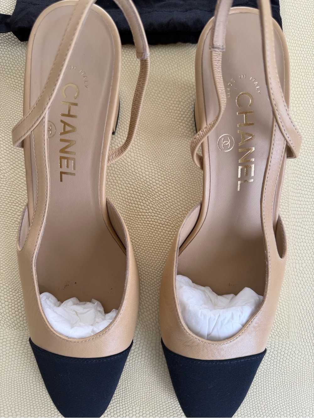 CHANEL Beige and Black Two-Tone Slingback Pumps - Picture 5 of 10